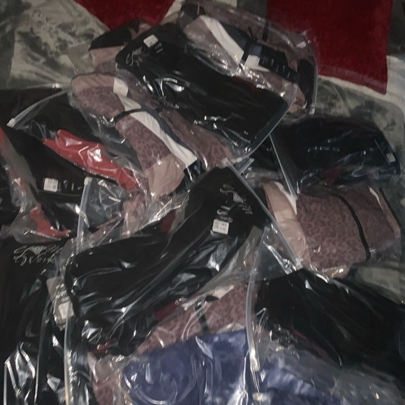 Women’s 2 piece athleisure - Picture 4 of 5